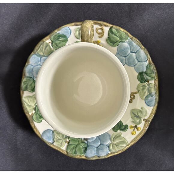 METLOX Poppy Trail Sculptured Blue Grape Vintage Cup and Saucer Set - Picture 3 of 7